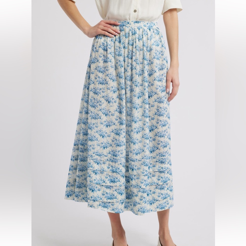 Doen Floral Blue and White Skirt NWT